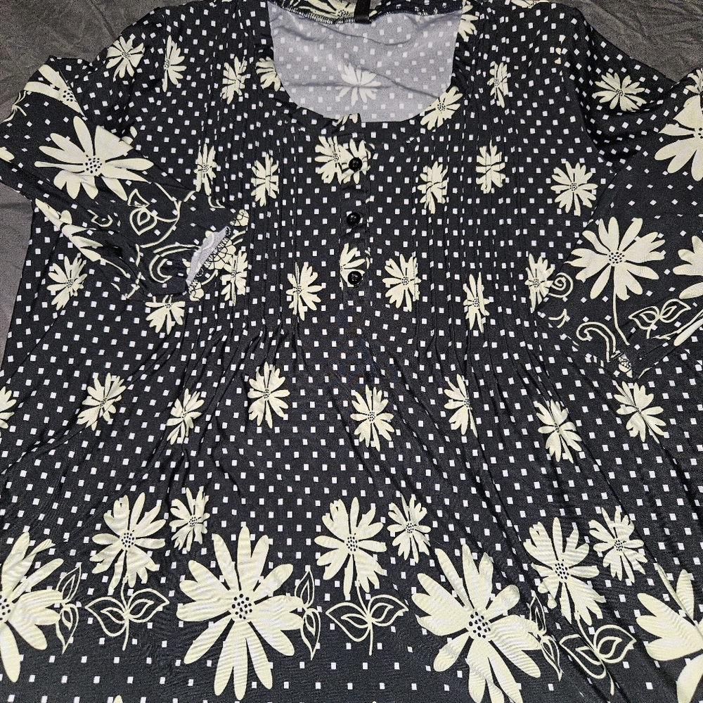 White mark floral polka dot blouse - Picture 2 of 6